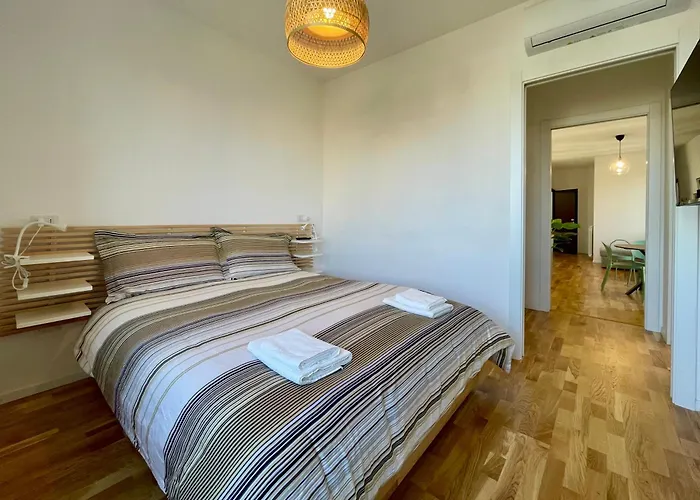 Metro Marconi - Quarter Apartment *