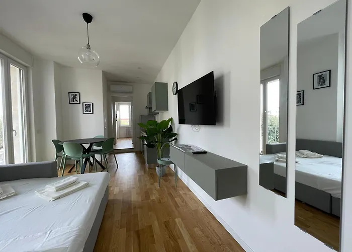 Metro Marconi - Quarter Apartment